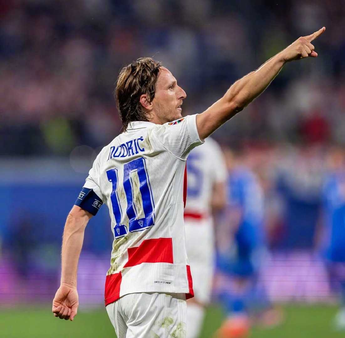 德媒：穆西亚拉和阿方索的恢复完全符合计划，目标是12月登场