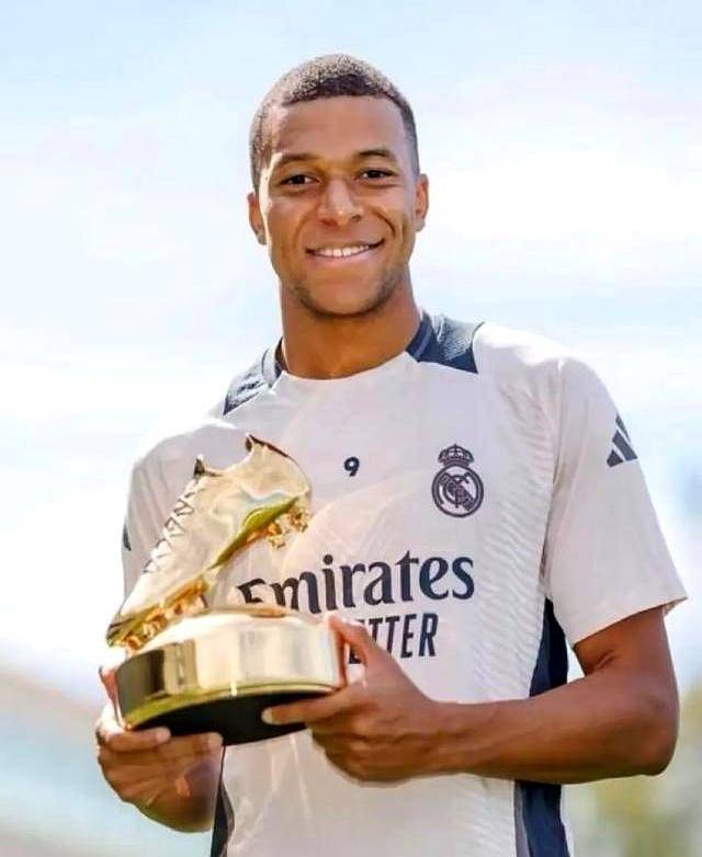 前锋单场双响助球队取胜