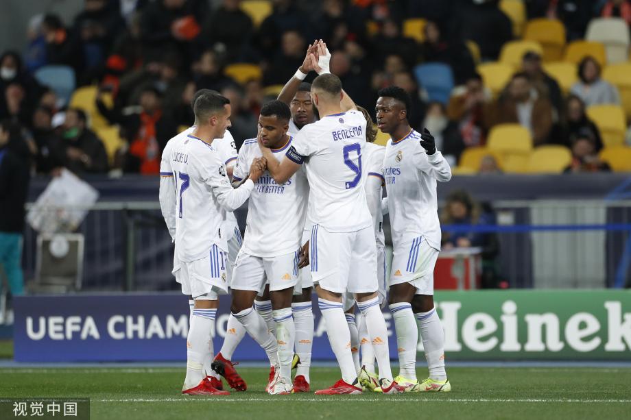 NBA勇士与篮网展开季后赛激烈对决