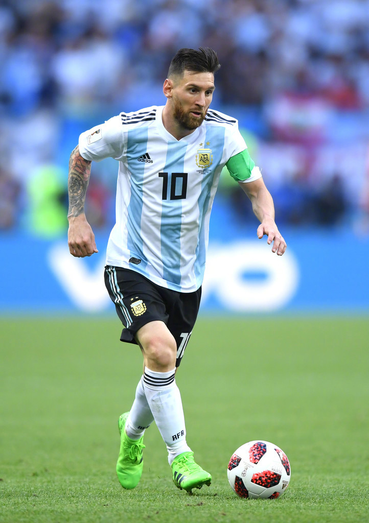 内马尔那些骚操作名场面瞬间，不愧是把任加足球发扬光大球星之一