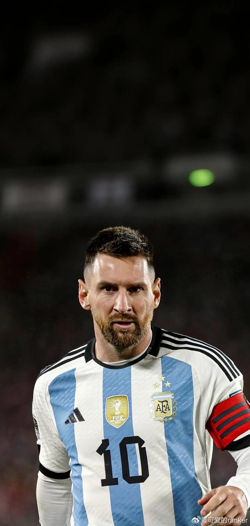 上任后首次露面，国足新帅邵佳一现场观战中国U22vs越南U22